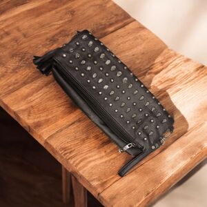 Skull Hand Clutch
